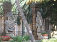 villa gate