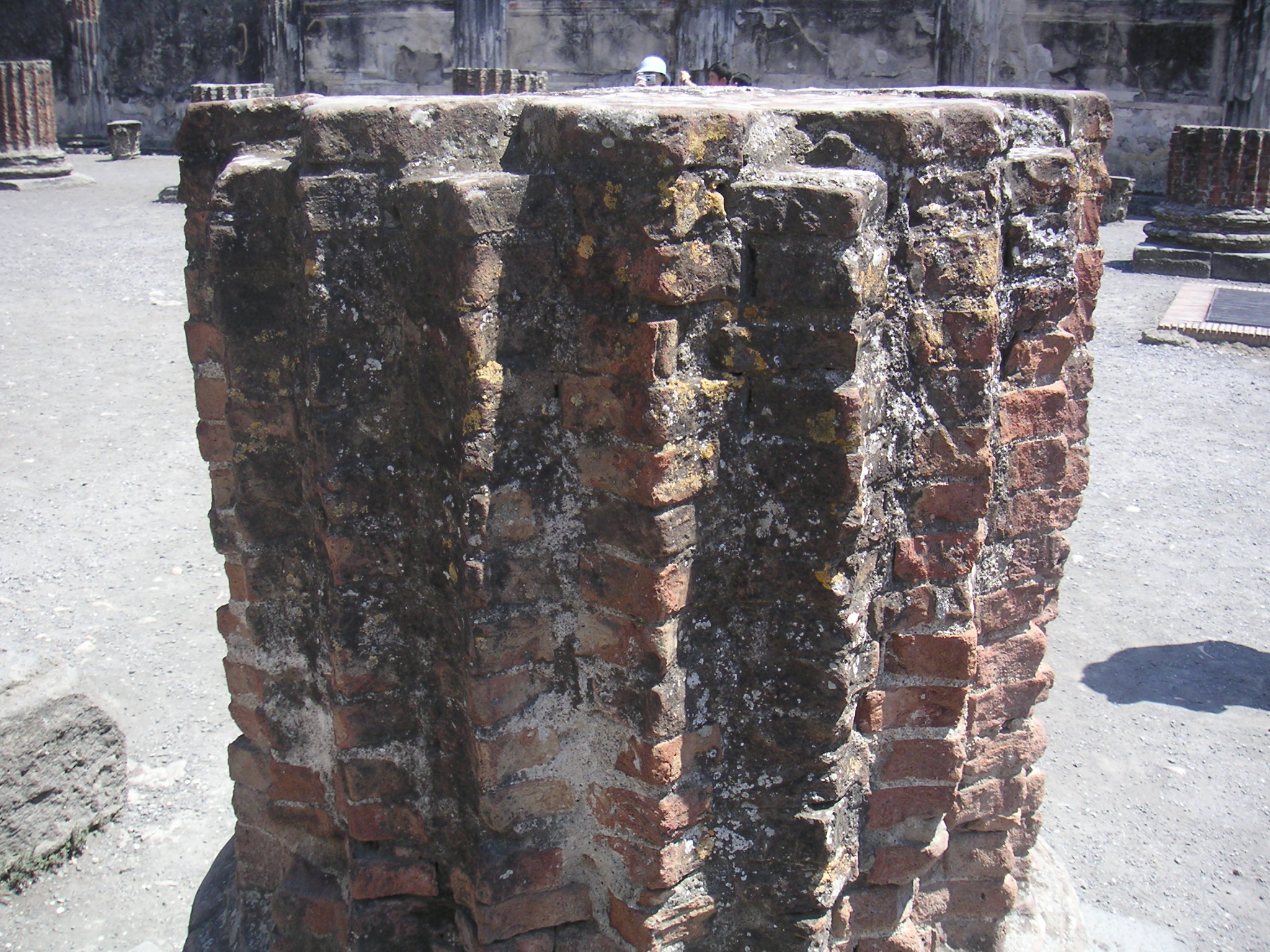 pompei column 2