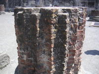 pompei column 2