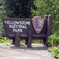 D2_YellowstoneSign.jpg