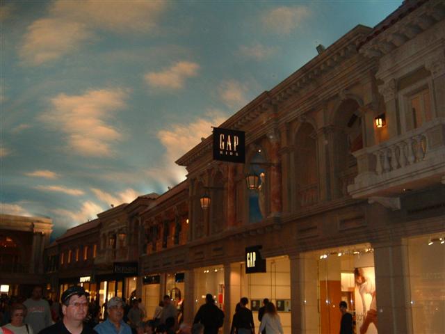11Shops at the Forum